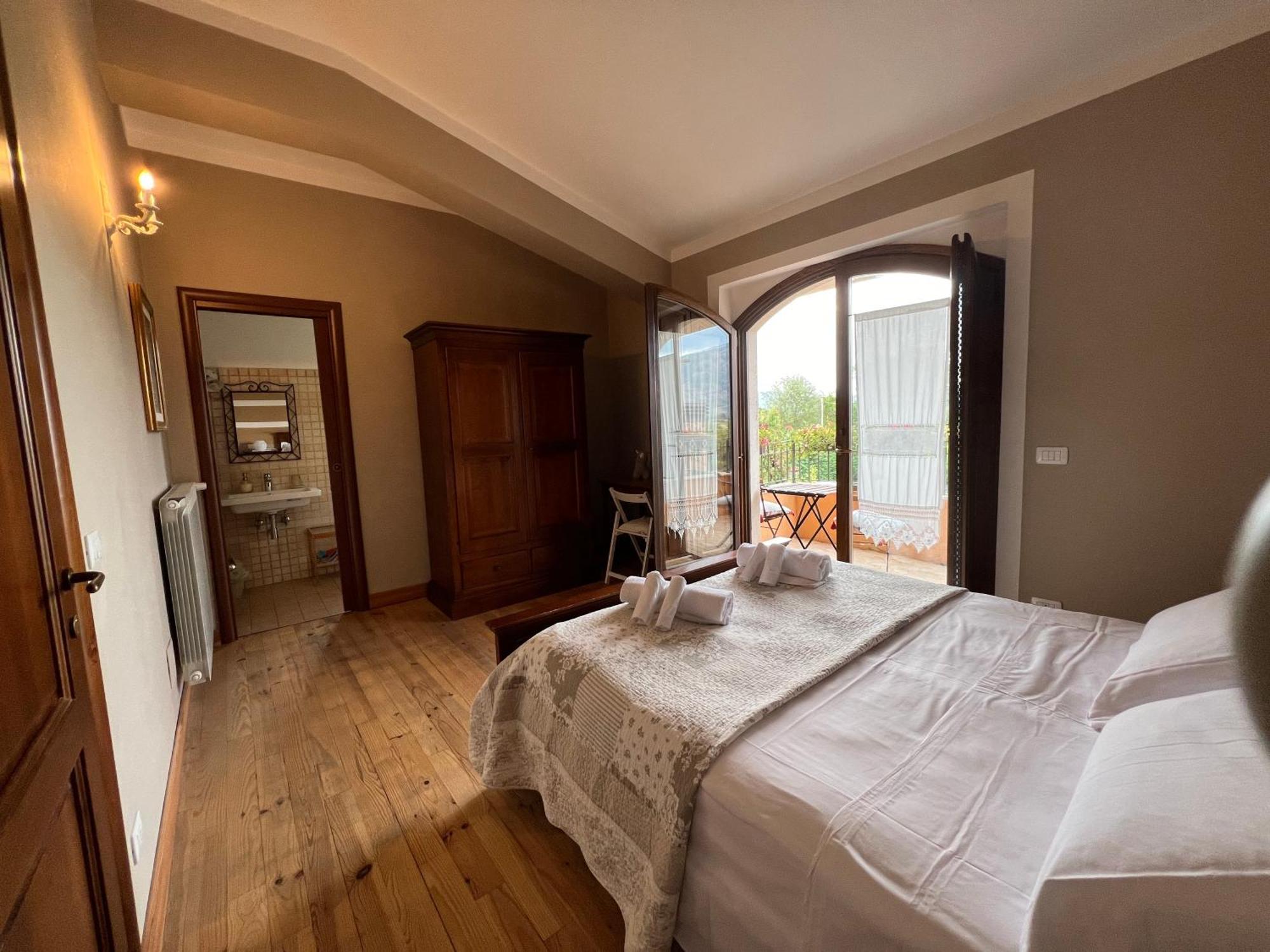 Bed & Breakfast Le Piagge Scurcola Marsicana Exterior photo